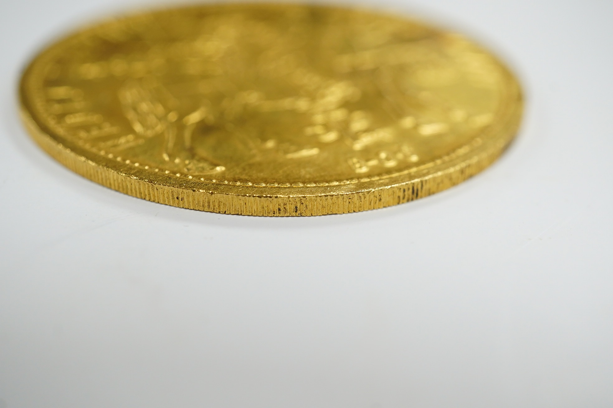 Czechoslovakia gold coins, First Republic, 10 Dukátu 1932, KM.14, minute edge nicks otherwise about UNC, limited production of 1035 examples, scarce